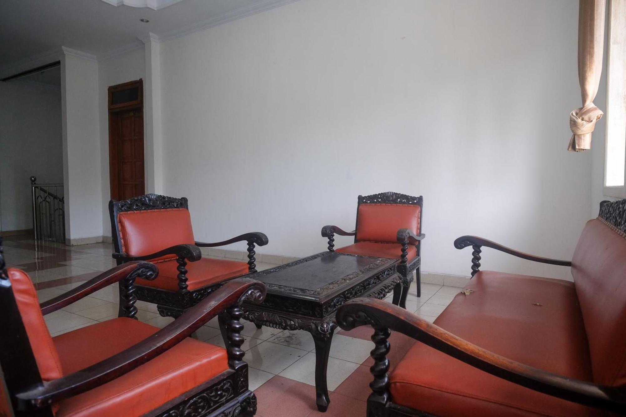 Urbanview Hotel Pondok Anggun Yogyakarta By Reddoorz Maguwo Ngoại thất bức ảnh