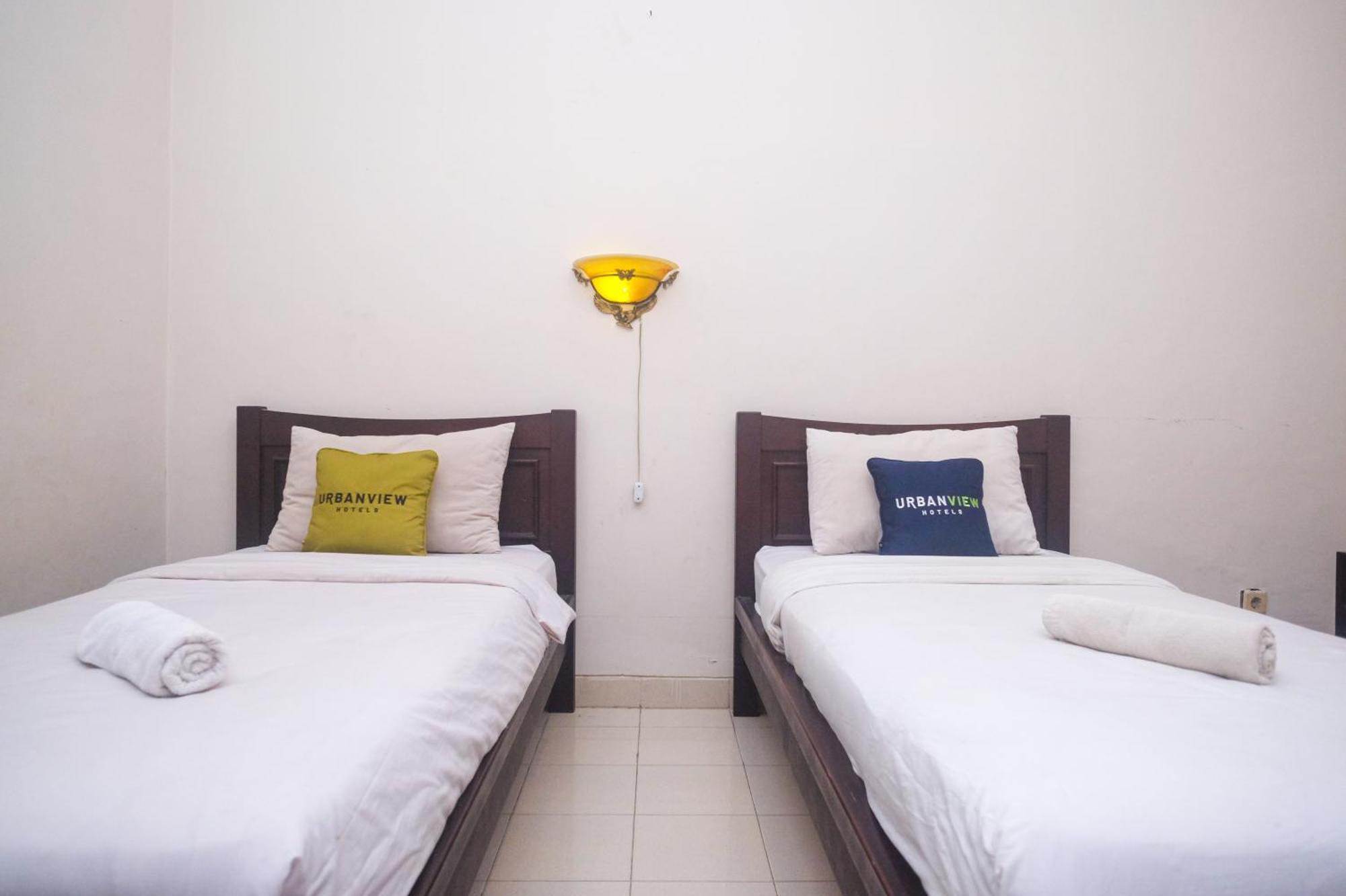 Urbanview Hotel Pondok Anggun Yogyakarta By Reddoorz Maguwo Ngoại thất bức ảnh