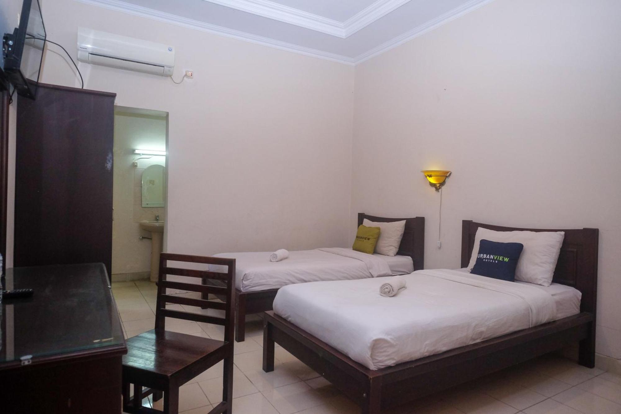 Urbanview Hotel Pondok Anggun Yogyakarta By Reddoorz Maguwo Ngoại thất bức ảnh