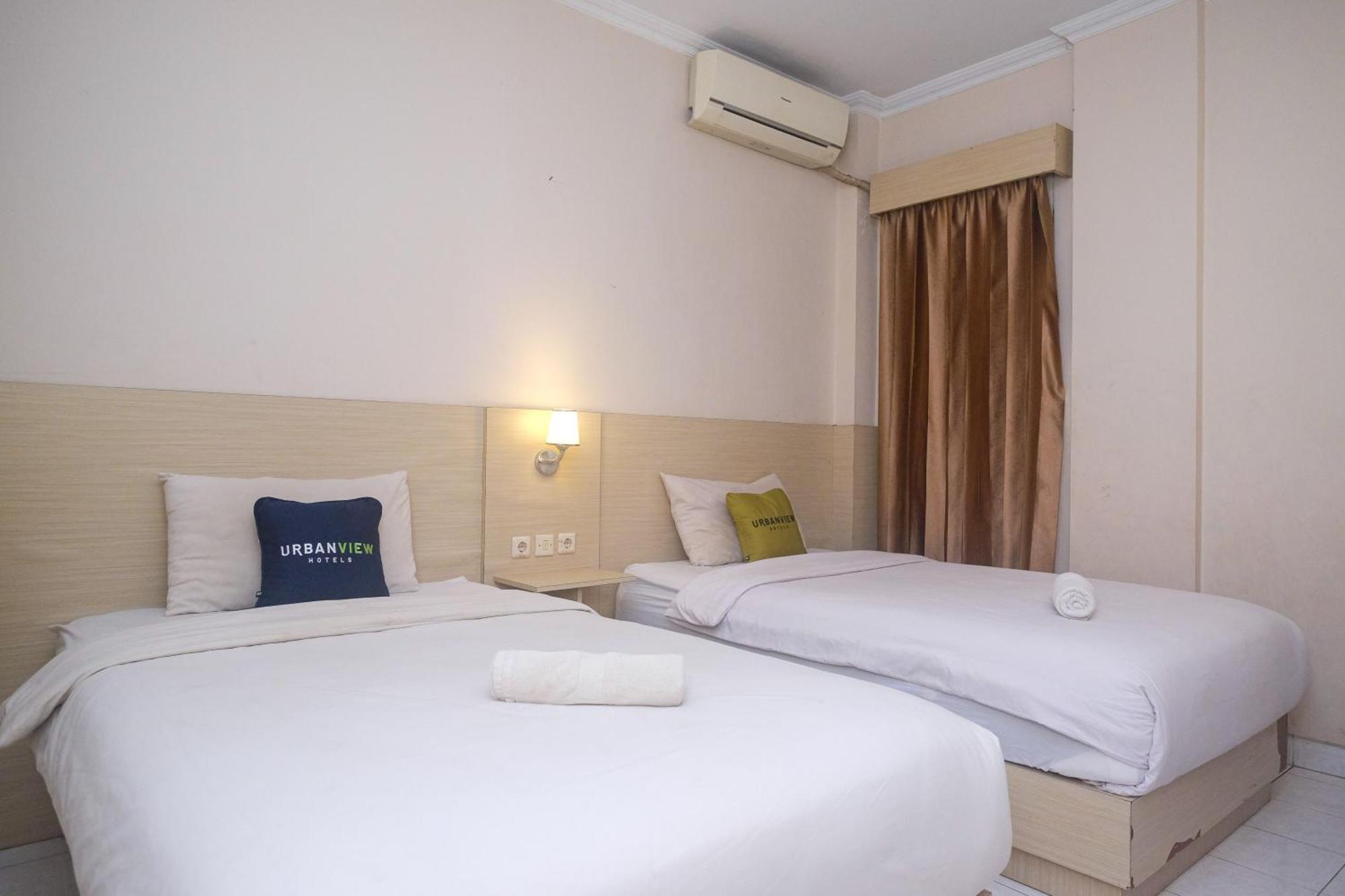 Urbanview Hotel Pondok Anggun Yogyakarta By Reddoorz Maguwo Ngoại thất bức ảnh