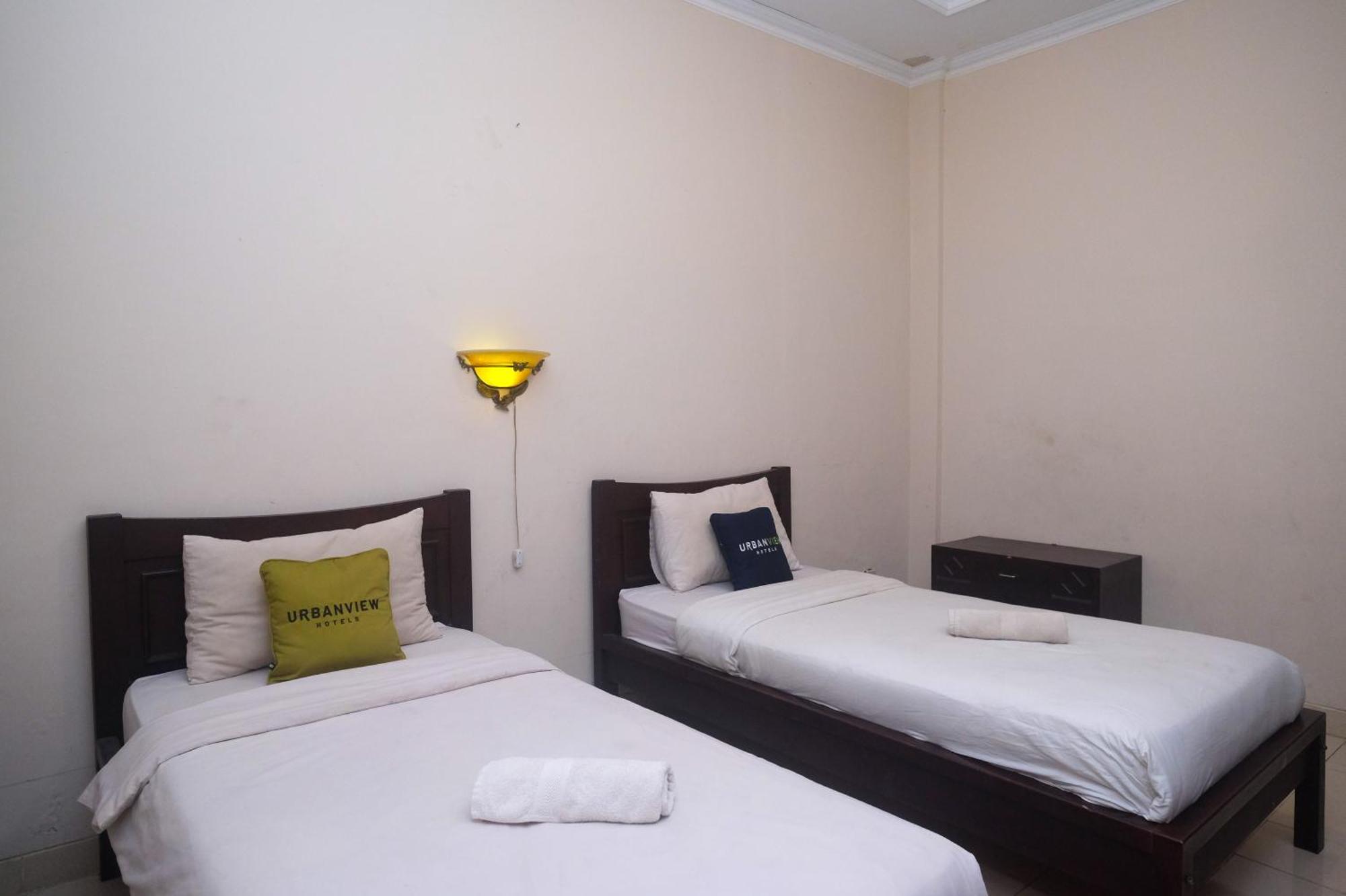 Urbanview Hotel Pondok Anggun Yogyakarta By Reddoorz Maguwo Ngoại thất bức ảnh