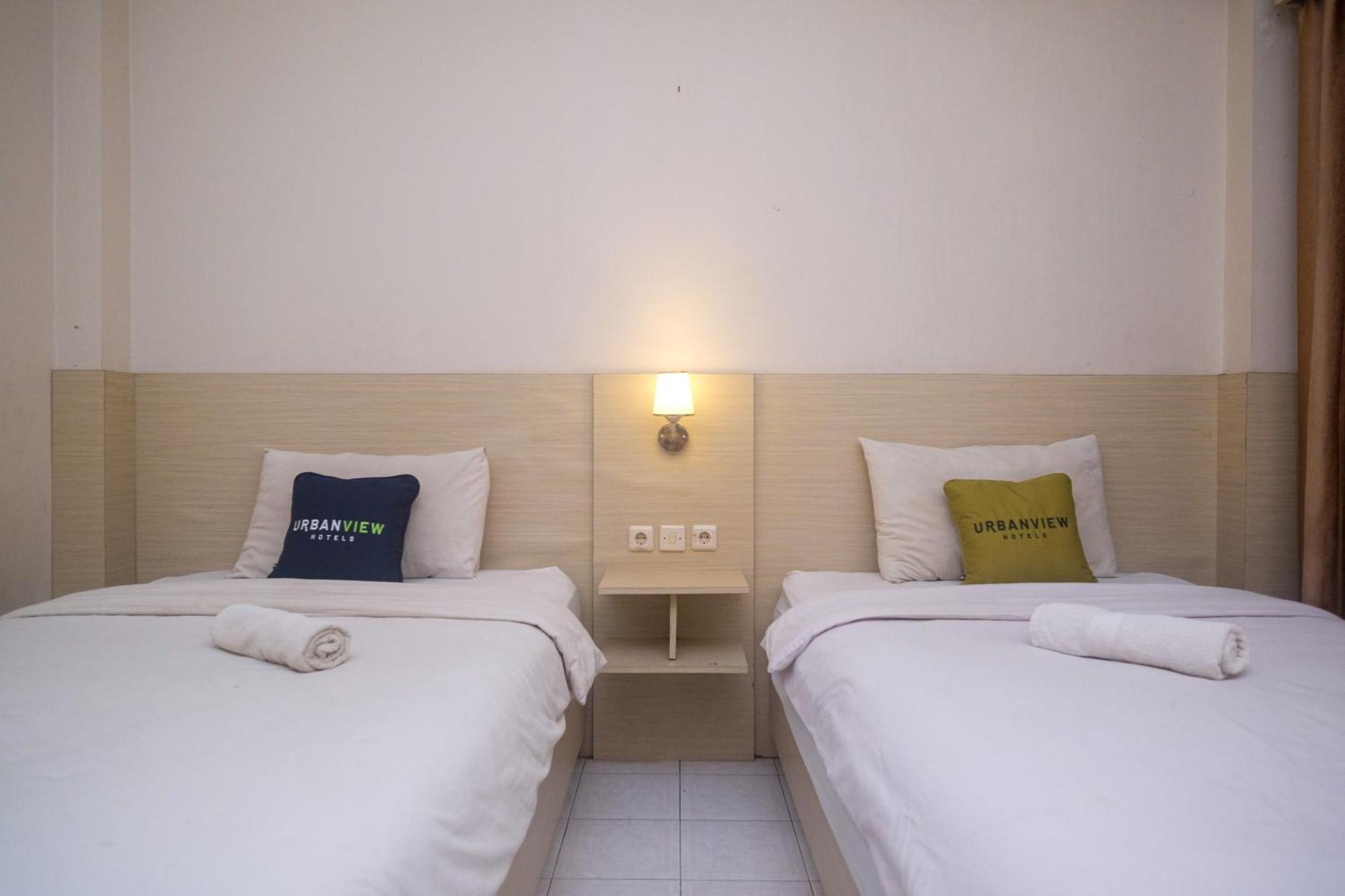 Urbanview Hotel Pondok Anggun Yogyakarta By Reddoorz Maguwo Ngoại thất bức ảnh