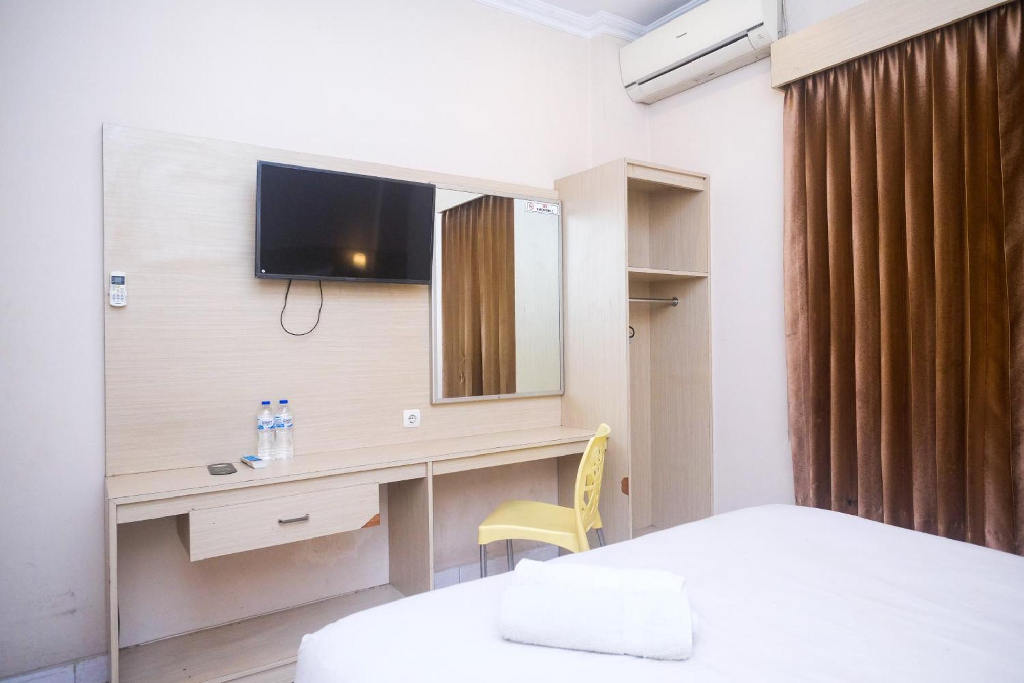 Urbanview Hotel Pondok Anggun Yogyakarta By Reddoorz Maguwo Ngoại thất bức ảnh
